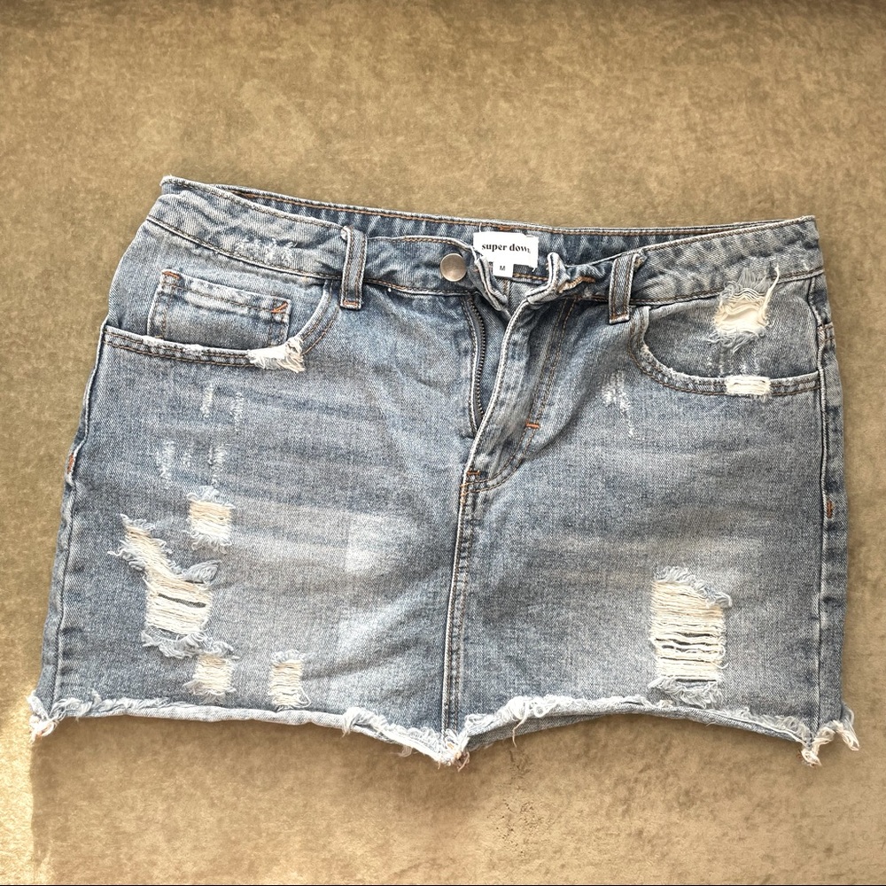 Super down distressed jean mini skirt size medium